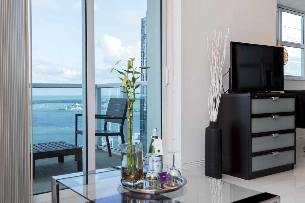 Dharma Home Suites Brickell Miami At One Broadway Rum bild